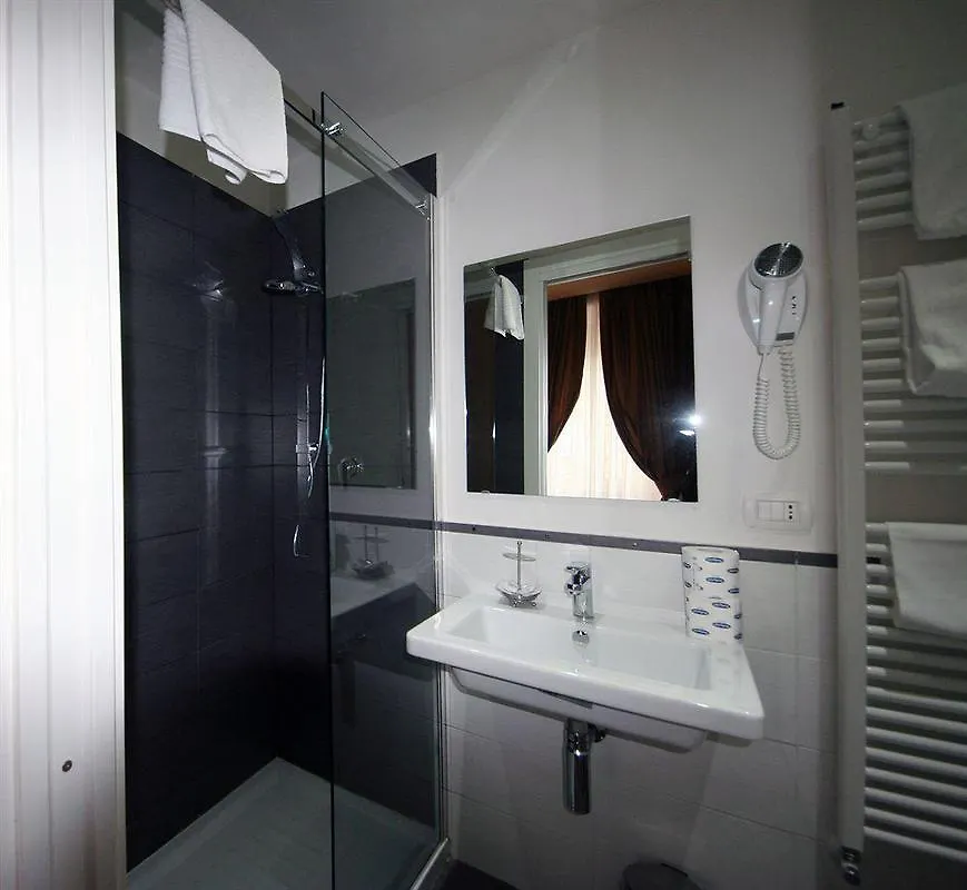 Hotel Saturnia Rome