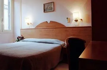 Hotel Saturnia Rome