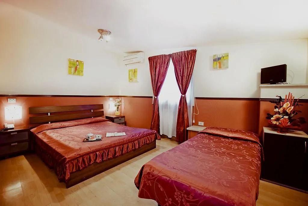 Hotel Saturnia Rome