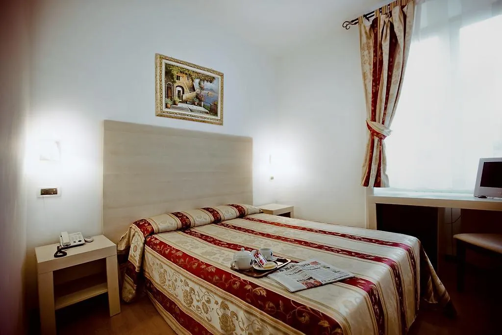 Hotel Saturnia Rome