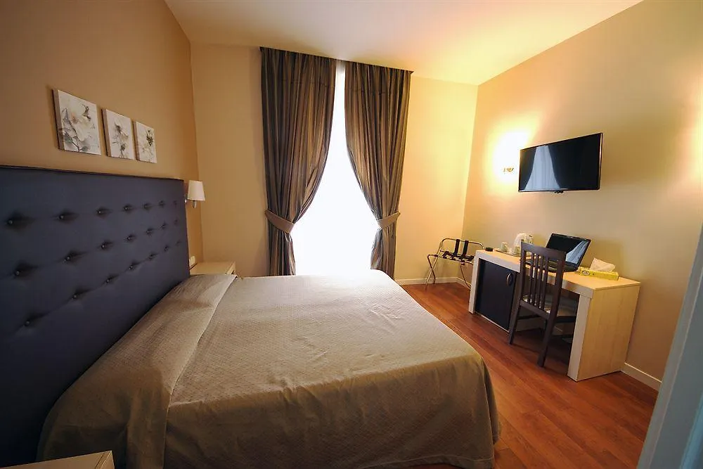 Hotel Saturnia Rome