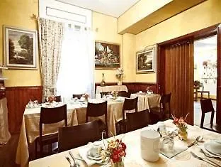 Hotel Saturnia Rome