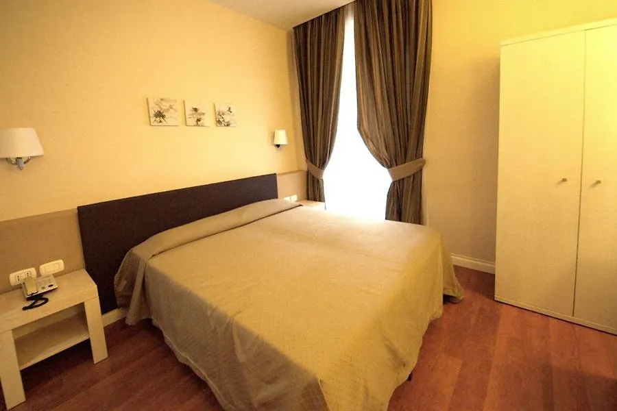 Hotel Saturnia Rome