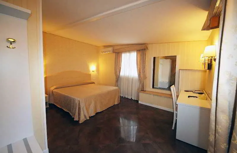 Hotel Saturnia Rome Italie